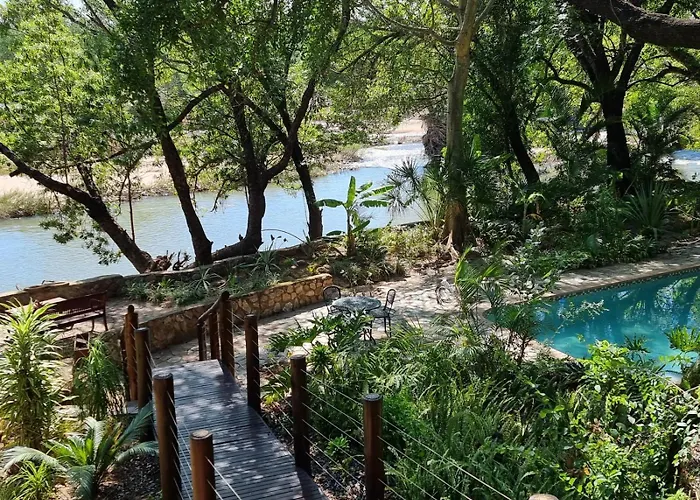 Paradise River Lodge