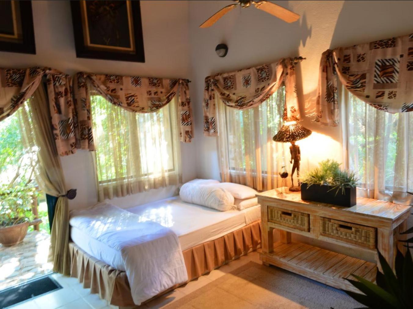 Paradise River Lodge
